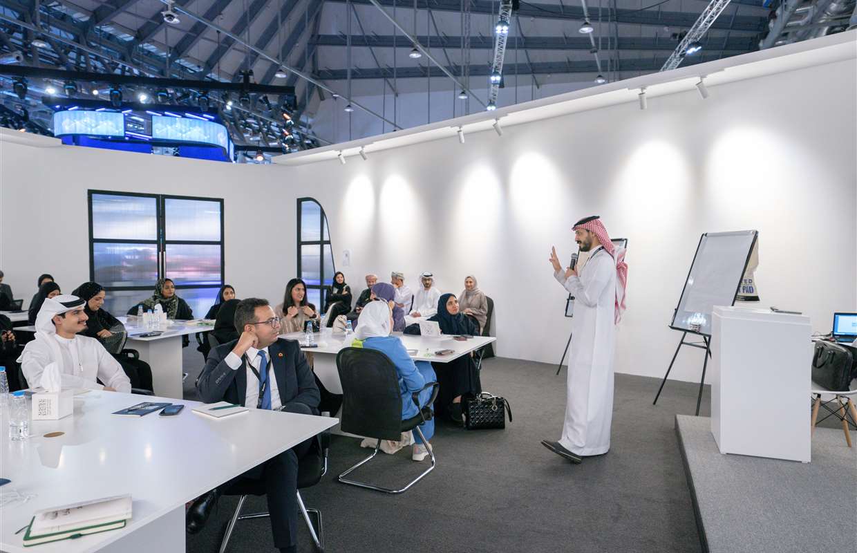 نادي الشارقة للصحافة يناقش مستقبل الإعلام في الدولي للاتصال الحكومي