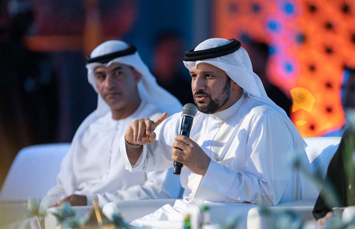 سلطان بن أحمد القاسمي يشهد جلسة