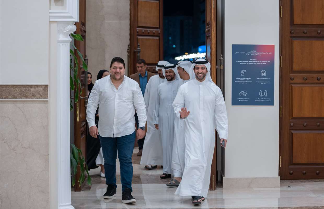 سلطان بن أحمد القاسمي يشهد جلسة