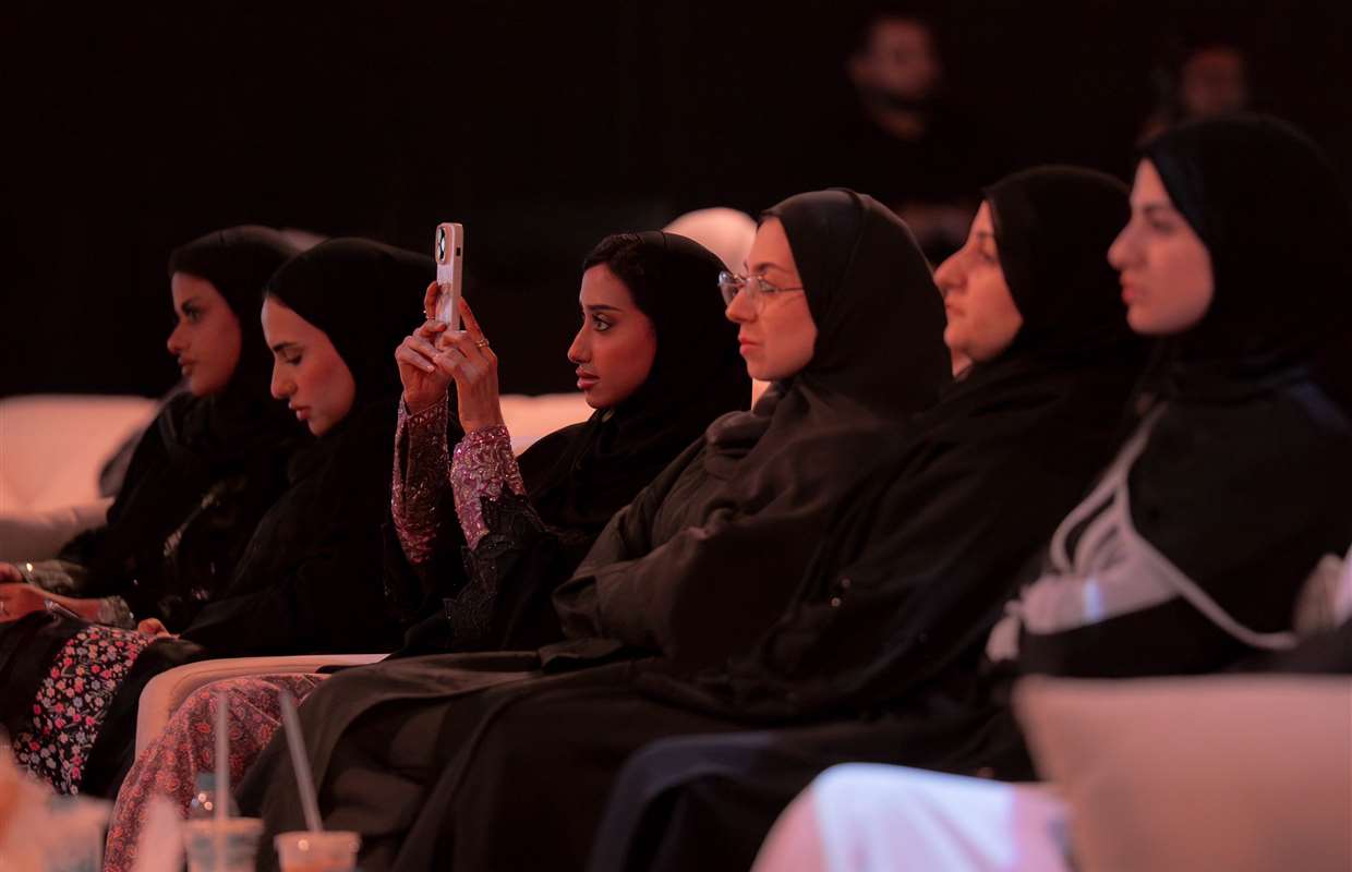 المجلس الرمضاني لنادي الشارقة للصحافة يستعرض رؤى النمو الشخصي ومفاهيم التوازن الحياتي