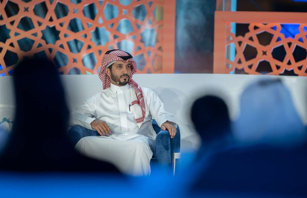 سلطان بن أحمد القاسمي يشهد جلسة